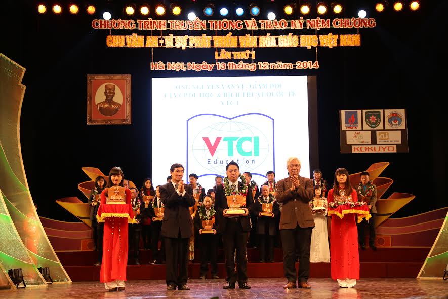 Du học VTC1 nhận giải thưởng vì sự phát triển giao dục Việt Nam 2014