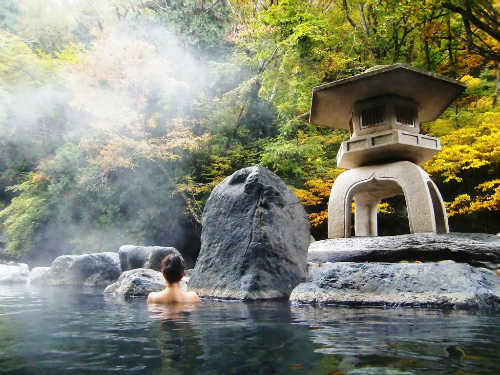 Phong tục tắm khỏa thân ở Nhật Bản