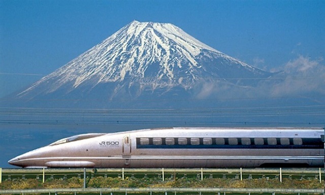 Du học Nhật Bản - Trải nghiệm tàu siêu tốc Shinkansen